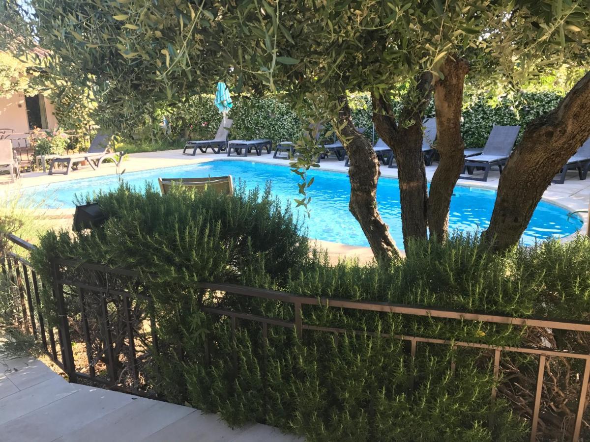 Logis Hotel Restaurant Hostellerie De La Tour ฟองต์วิลเย ภายนอก รูปภาพ